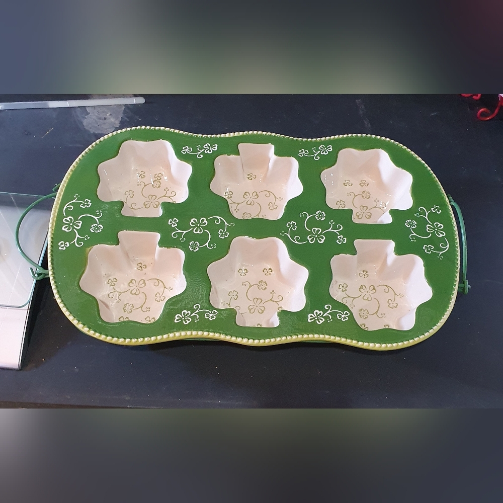 COPY - Irish shamrock clover st. Patrick's day cupcake cake pan with tray set o…
